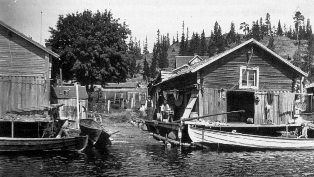 Bilden visar en sjöbod