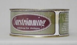 Burk med texten Surströmming. Söderbergs fisk. Ulvöhamn
